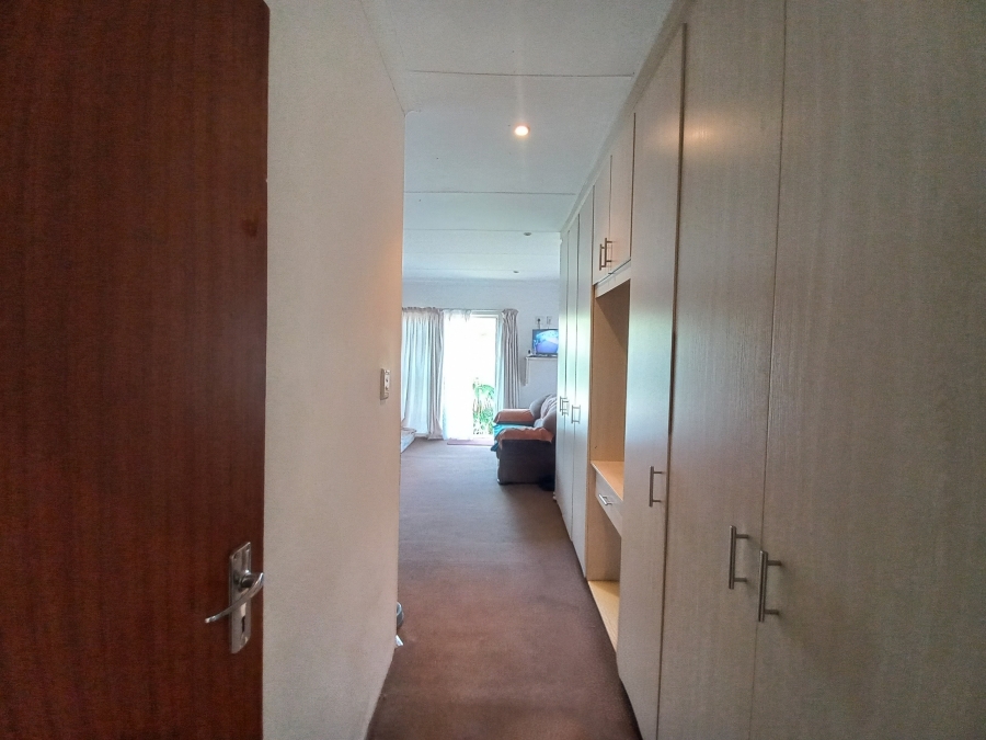 3 Bedroom Property for Sale in Safari Gardens North West